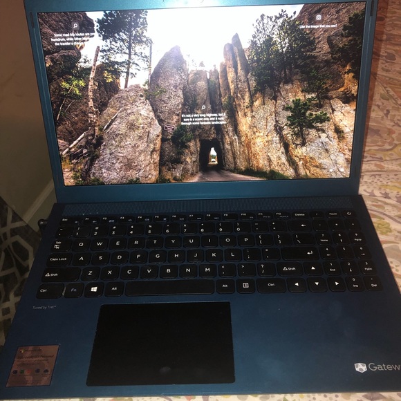 Gateway laptop - Picture 1 of 7
